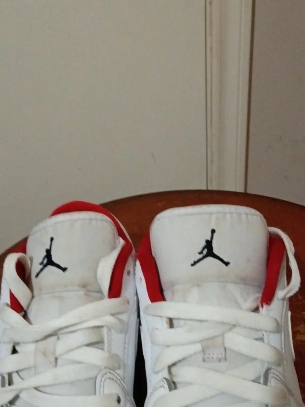 Excellent Condition Jordan 1 Low White Gym Red - 553560-164 Size 5.5Y Youth Kids